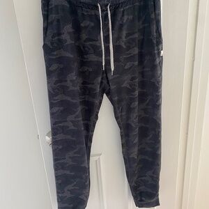 Vuori women’s performance jogger